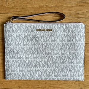 Michael Kors pouch